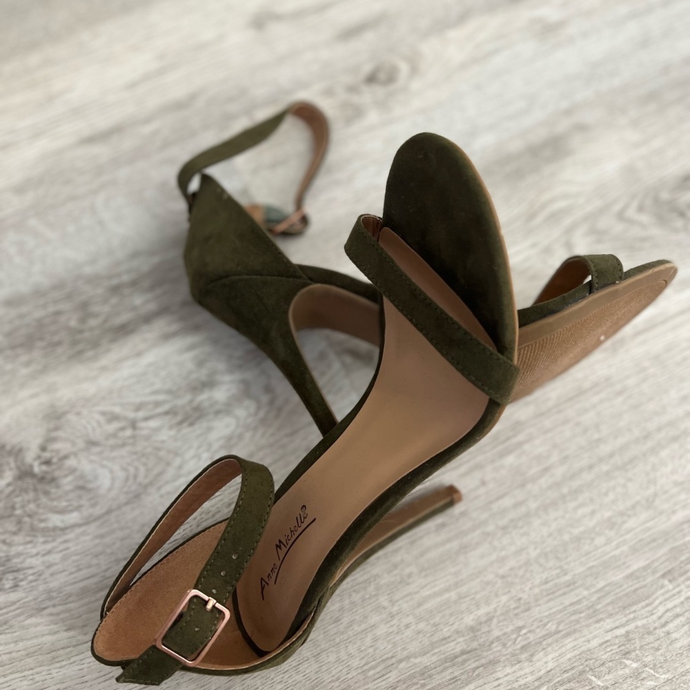 Anne Michelle Enzo green heeled sandals.